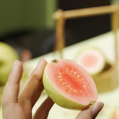 半颗芭乐造型香薰蜡烛 Guava-scented Candle (with Bamboo Tray)