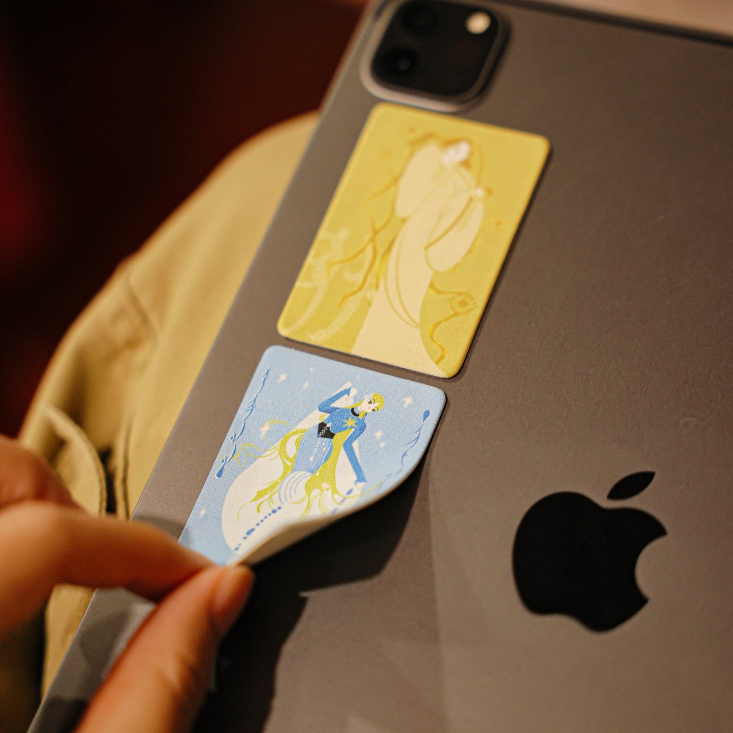 女书插画贴纸 & 屏幕清洁贴 Nüshu Sticker & Screen Cleaners